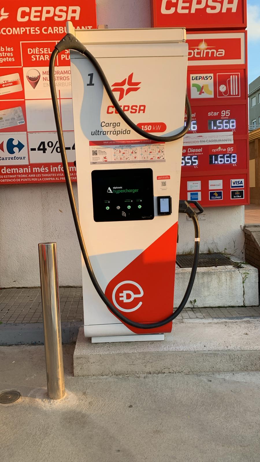 Cargador_electrico_2_Pineda_2025-03-17_at_18.28.01.jpeg 3