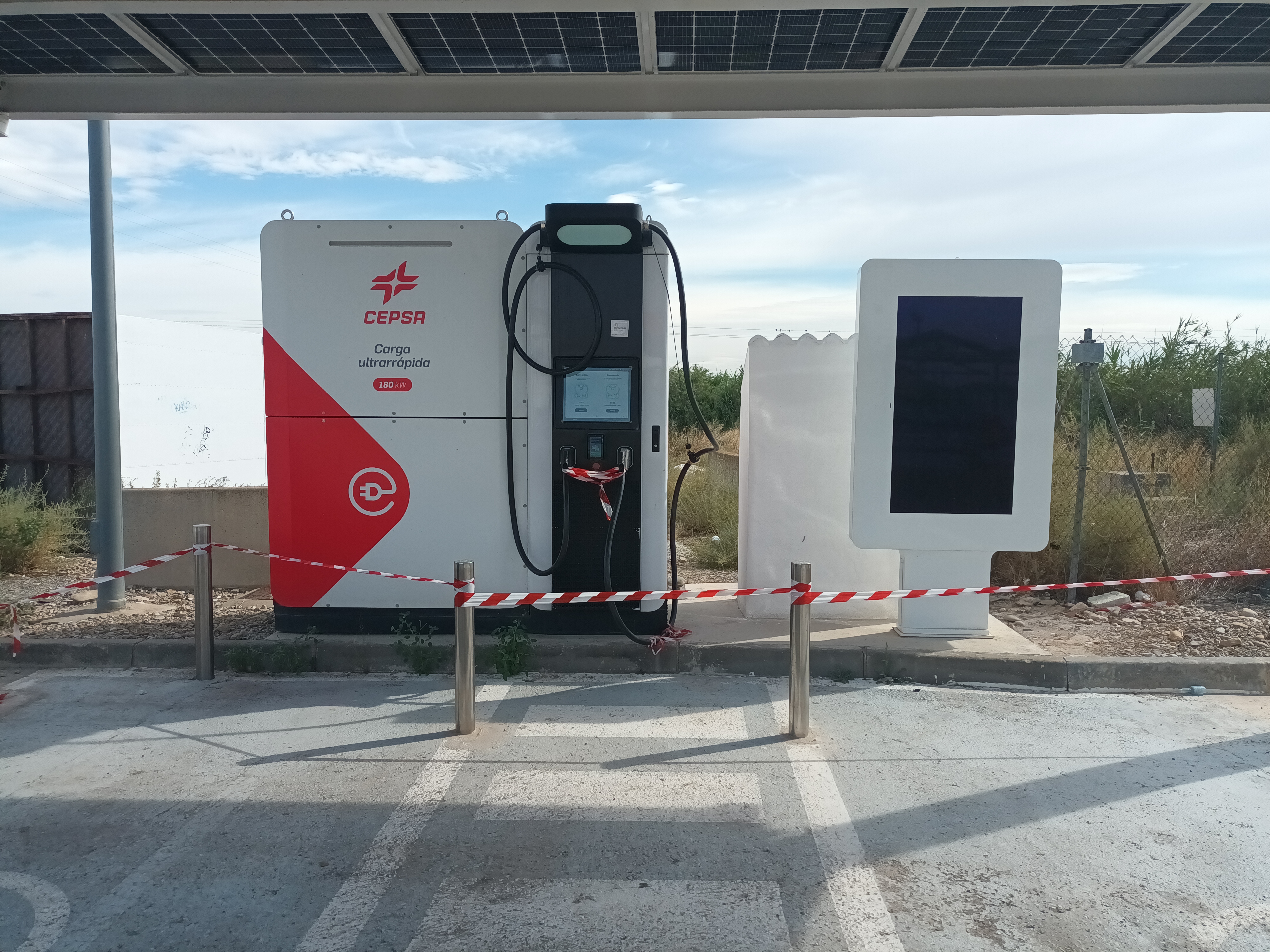 CARGADOR_ELECTRICO_PIRINEOS.jpg 1