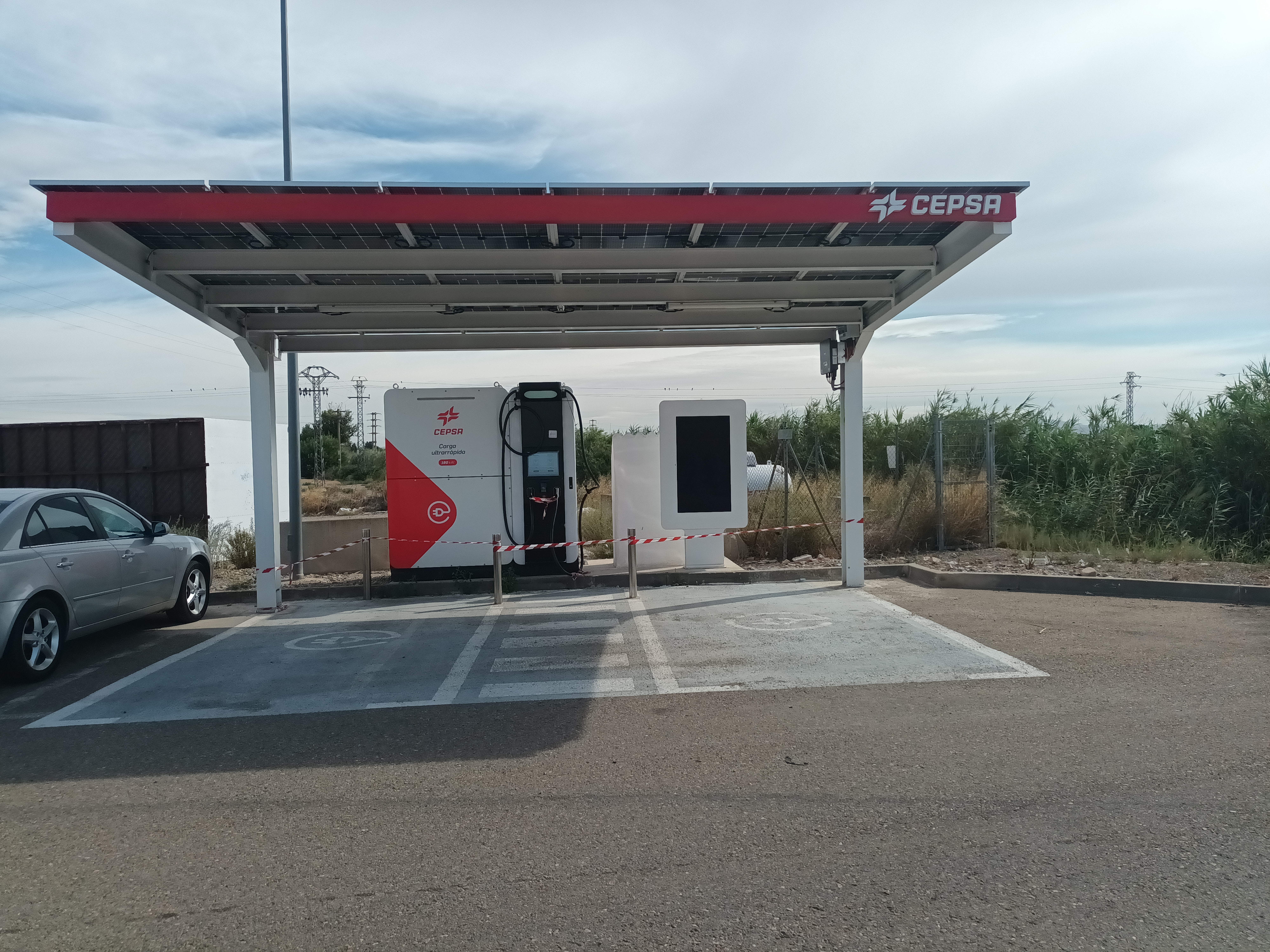 CARGADOR_ELECTRICO_PIRINEOS._.jpg 0