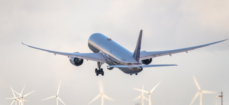 01-hero-header-aerolinea-combustibles-desktop.webp